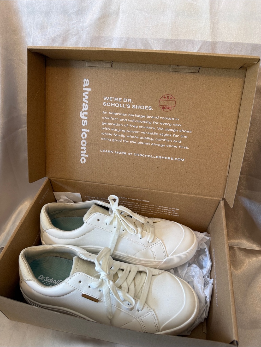 Dr. Scholl's Time off Platform Sneaker.  White Low-Top Lace-Up Sneakers.